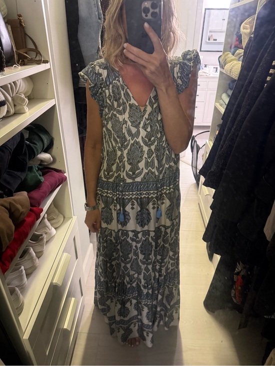 Omika Dresses & Skirts - Omika Floral Maxi Dress in Cream and Blue Size M